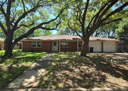 801 Rosewood Drive - Photo 1