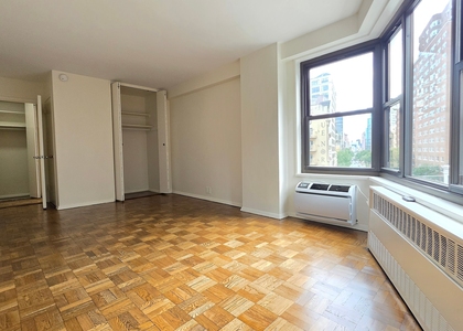 Fourth Avenue - Photo 1