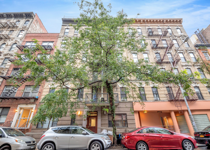 East 25 Street - Photo 1