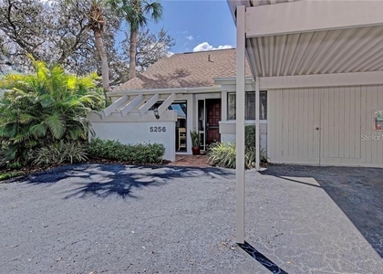 5256 Myrtlewood Road - Photo 1