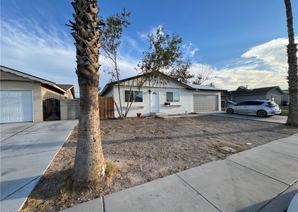 2301 E Brooks Avenue - Photo 1