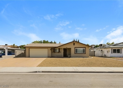 422 Chateau Drive - Photo 1
