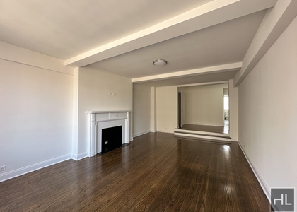 Fifth Avenue - Photo 1