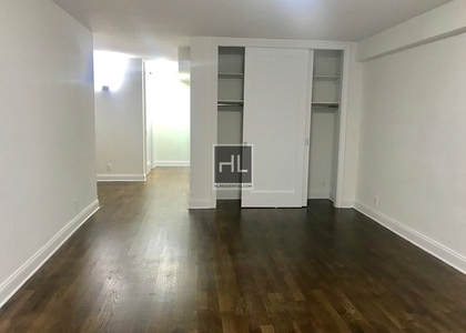 East 56 Street - Photo 1