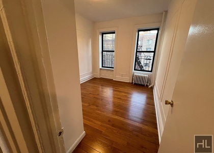 York Avenue - Photo 1