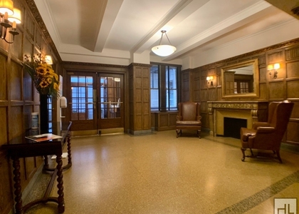 East 10 Street - Photo 1