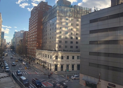Fourth Avenue - Photo 1