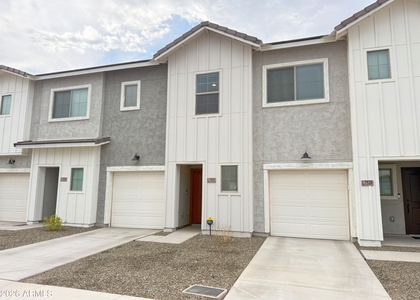7532 W Darrow Street - Photo 1
