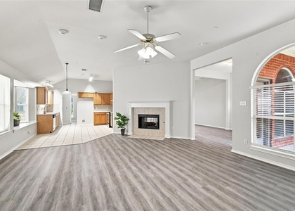 1033 Suffolk Lane - Photo 1