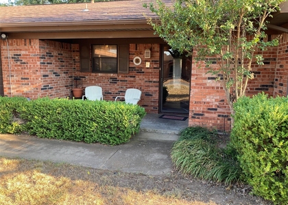 1003 Cactus Street - Photo 1