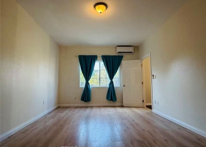 1139 East Elma - Photo 1