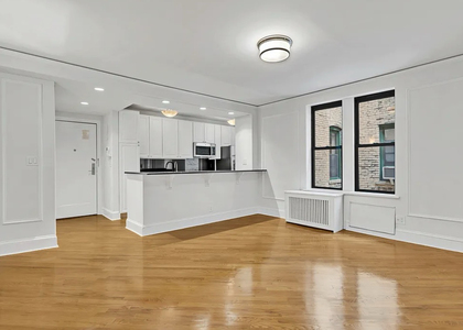 226 East 70th Street - Photo 1