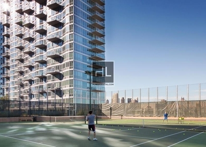 Center Boulevard - Photo 1