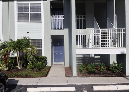 5440 S Macdill Avenue - Photo 1