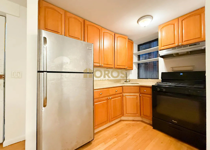  210 East 10th Street - Photo 1