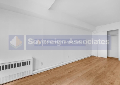 425 East 80th Street - Photo 1