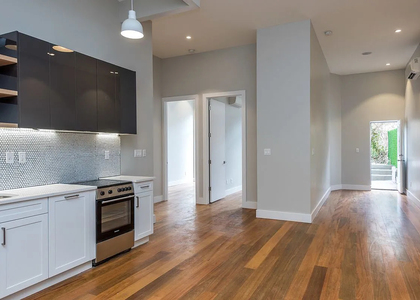 228 Kingsland Avenue - Photo 1
