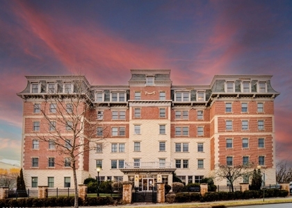1 Trinity St - Photo 1
