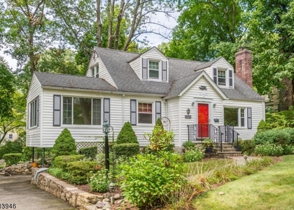 329 Morris Ave - Photo 1
