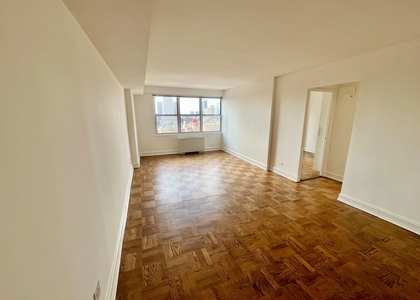 West 52nd / West 53rd street - Photo 1