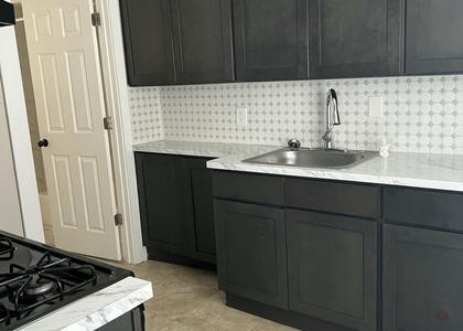 225 Lincoln Avenue - Photo 1