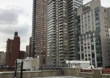 East 78 Street - Photo 1