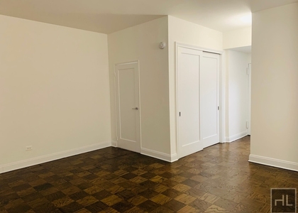 West 22 Street - Photo 1