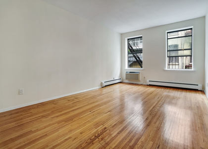 West 52nd Street - Photo 1