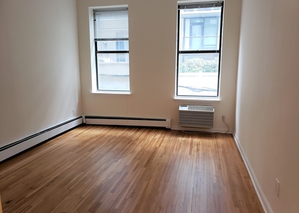 West 52nd Street - Photo 1