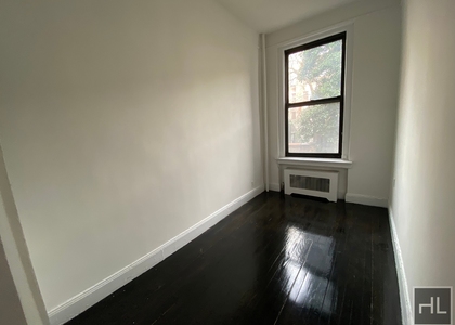 West 11 Street - Photo 1