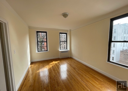 Broadway - Photo 1