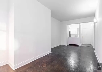 West 22 Street - Photo 1