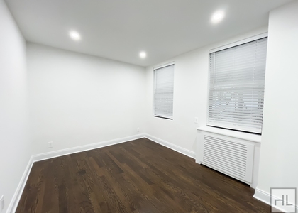 Fifth Avenue - Photo 1