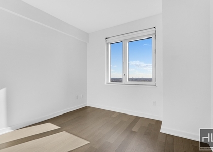 Northern Boulevard - Photo 1