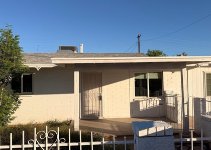3622 W Sunland Avenue - Photo 1