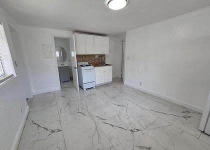 844 Ne 17th Way - Photo 1
