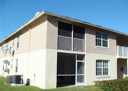 4245 S 57th Avenue - Photo 1
