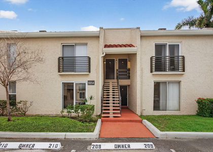 5314 Ne 6th Avenue - Photo 1
