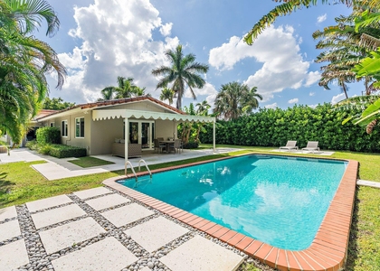 157 Worth Court N - Photo 1