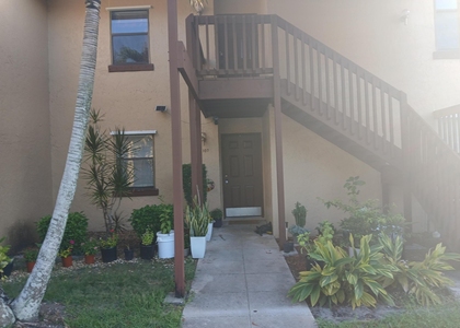 1108 Lakeview Drive E - Photo 1