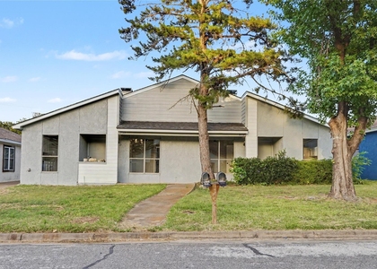 2755 Parkchester Drive - Photo 1