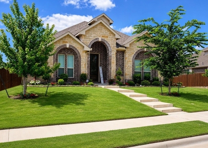 5225 Rowlan Row - Photo 1
