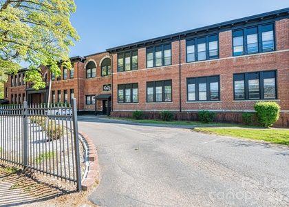 426 2nd Avenue Se - Photo 1