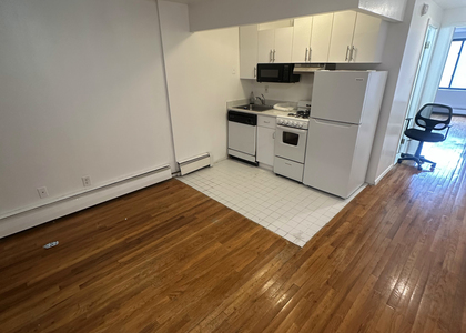 1425 York Avenue - Photo 1