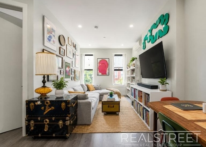 697 Dekalb Ave - Photo 1