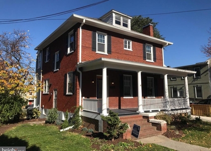 6 W Cecil Street - Photo 1