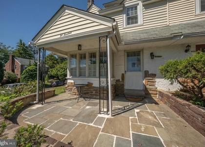214 Harrogate Road - Photo 1