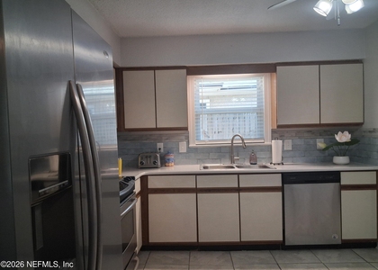 511 Camelia Street - Photo 1