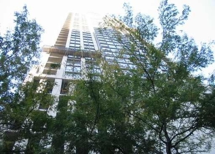 1122 N Clark Street - Photo 1