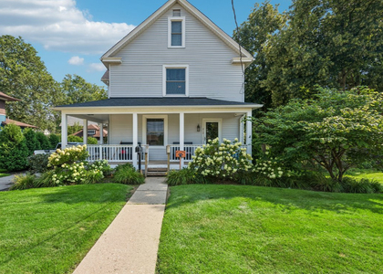 213 W Maple Avenue - Photo 1